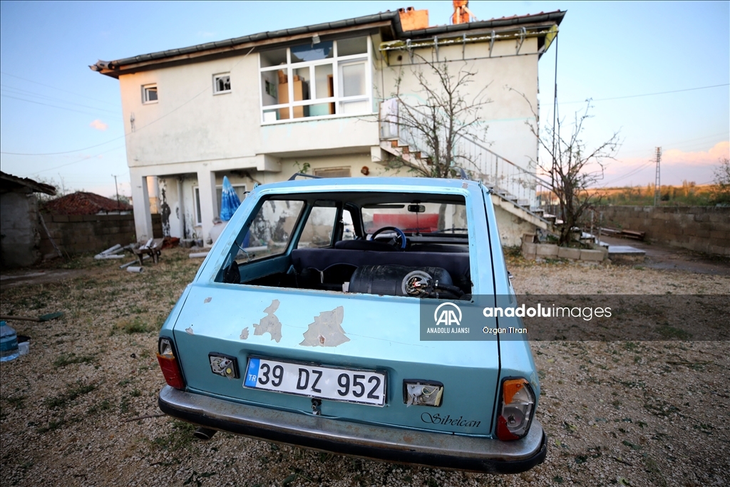 Kırklareli'nde etkili olan dolu tarım alanları, araç ve evlere zarar verdi