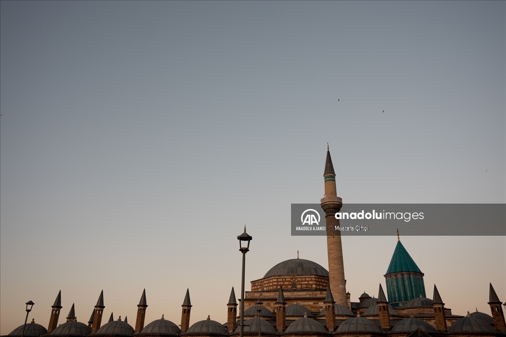 Mevlana Müzesi'nin simgesi "Yeşil Kubbe" yıllara meydan okuyor