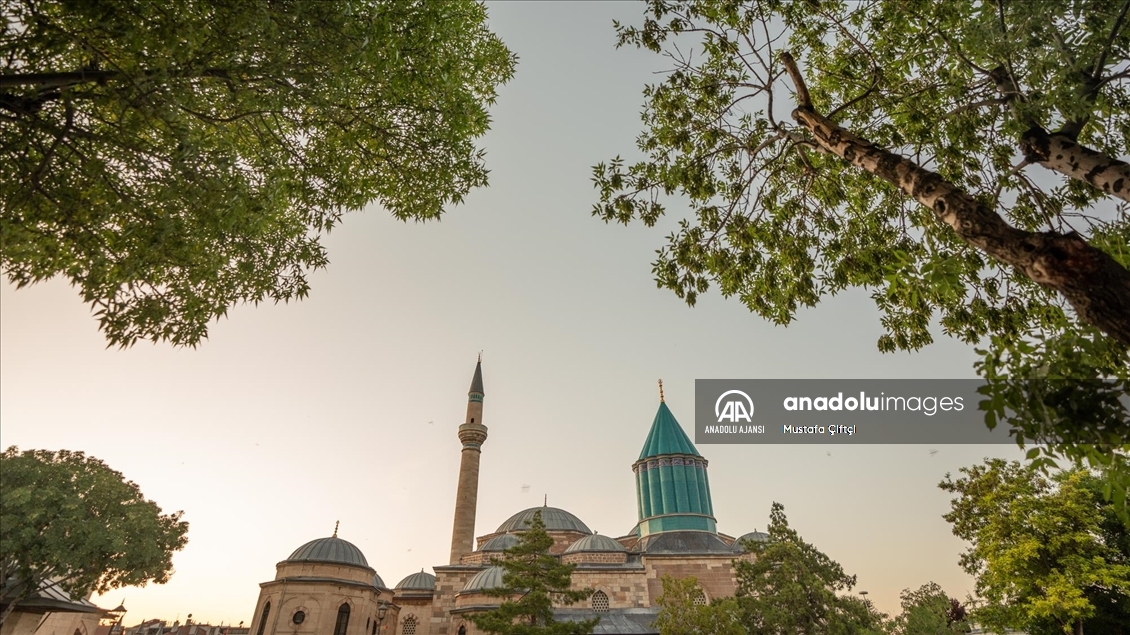 Mevlana Müzesi'nin simgesi "Yeşil Kubbe" yıllara meydan okuyor