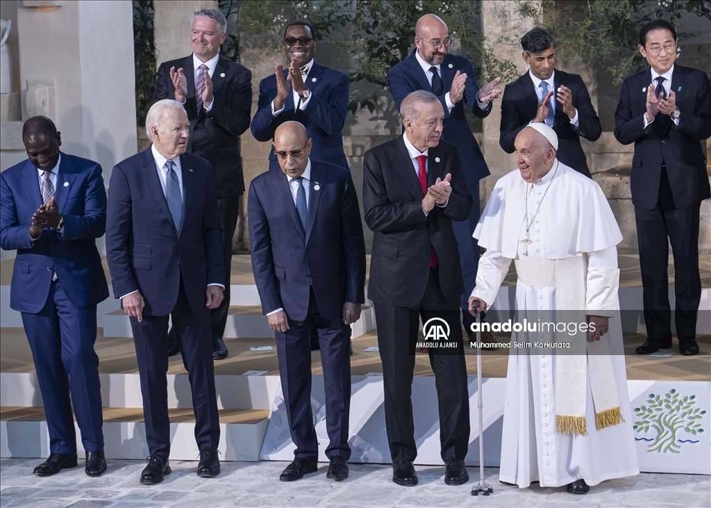 Cumhurbaşkanı Erdoğan G7 Liderler Zirvesi'ndeki aile fotoğrafı çekimine katıldı