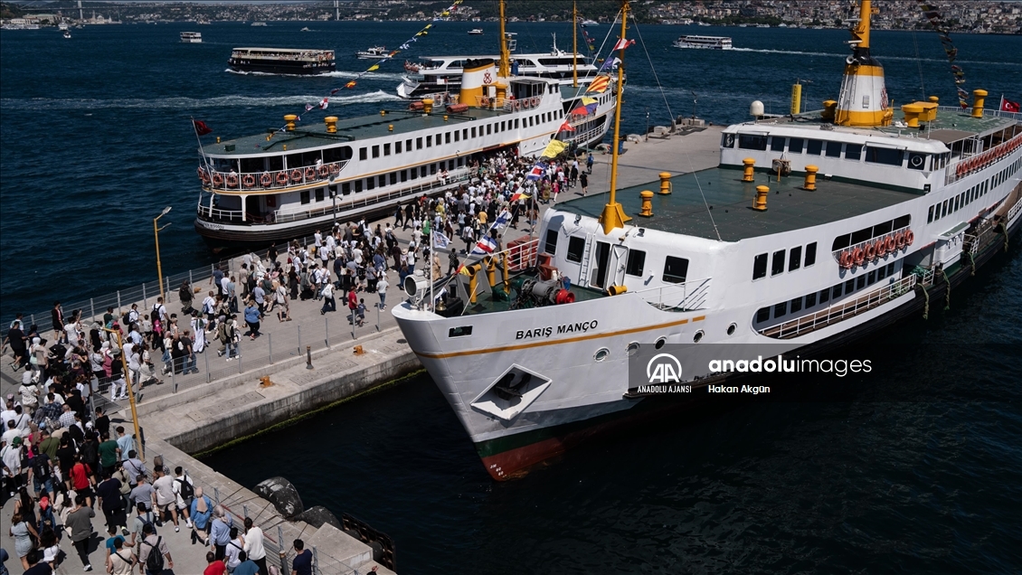 Kabataş İskelesi’nde Adalar seferlerinde yoğunluk oluştu