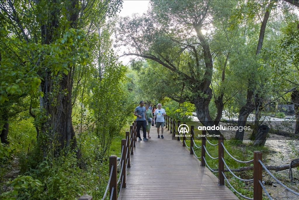 В национальном эпарке Мунзур в турецком Тунджели открылся туристический сезон