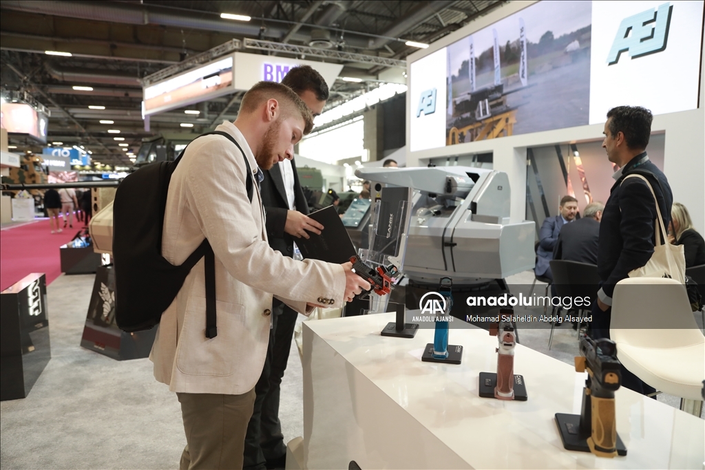 HAVELSAN'ın geliştirdiği simülatörler, CANiK ve bağlı olduğu SYS Grup şirketleri Paris'teki Eurosatory Fuarı'nda sergileniyor