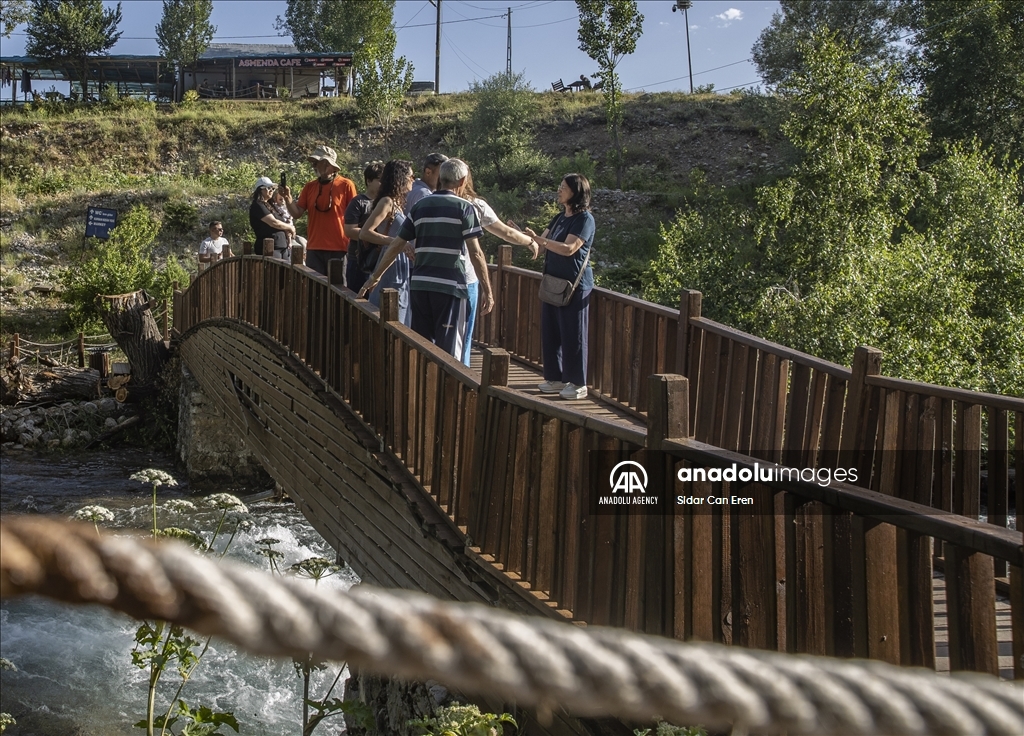 В национальном эпарке Мунзур в турецком Тунджели открылся туристический сезон