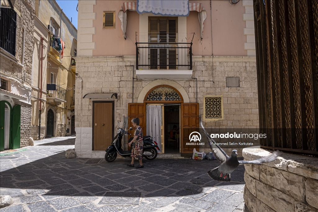 İtalya'nın Bari kenti, makarnacılar sokağıyla turistleri çekiyor