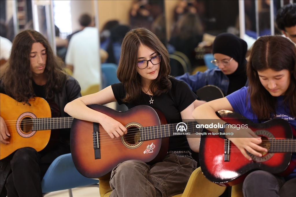 "Gençlik Yaz Okulları"