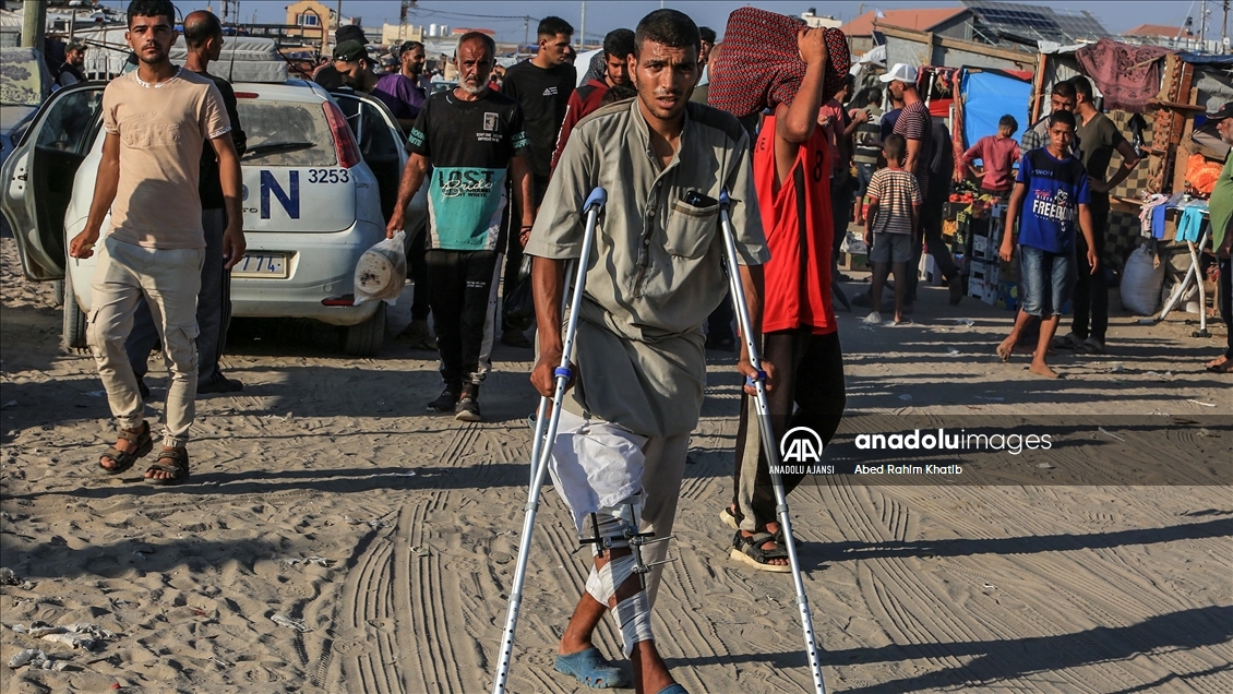 İsrail saldırıları nedeniyle Filistinliler Refah'tan göç etmeye devam ediyor