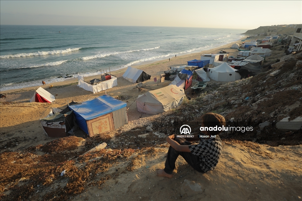 Struggle of Palestinians who fled to Deir al-Balah due to Israeli attacks