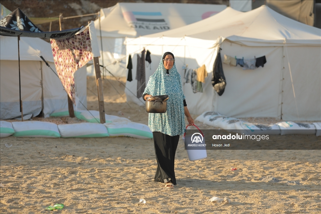 Struggle of Palestinians who fled to Deir al-Balah due to Israeli attacks