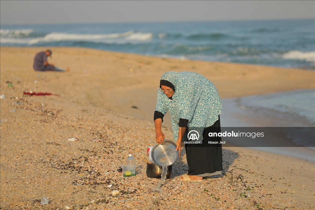 Struggle of Palestinians who fled to Deir al-Balah due to Israeli attacks