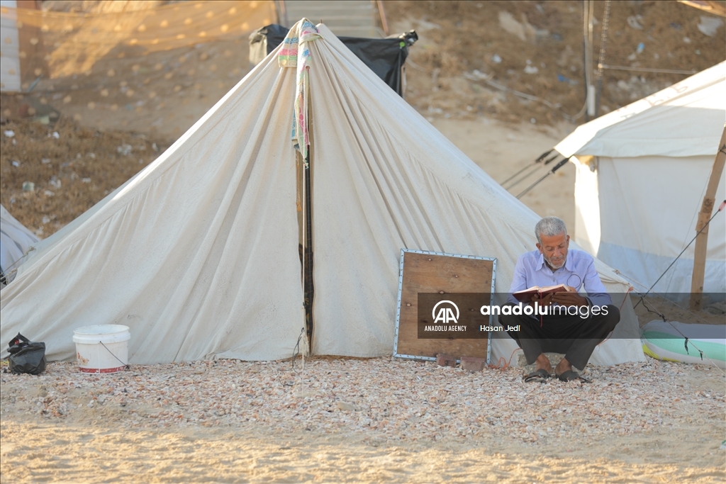 Struggle of Palestinians who fled to Deir al-Balah due to Israeli attacks