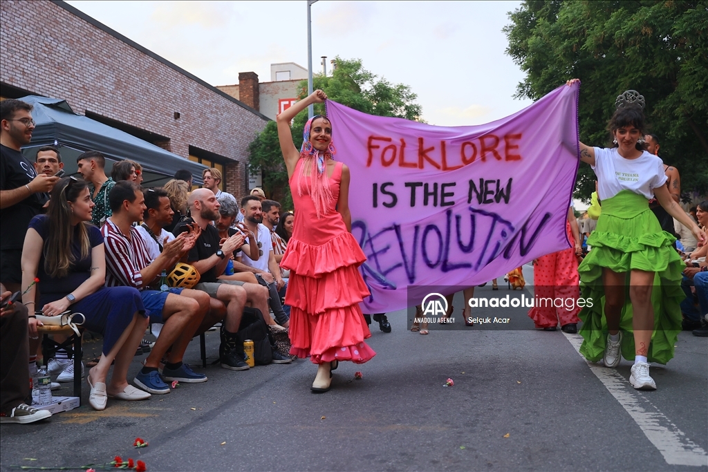 Cultural breeze from Spain in Brooklyn, New York