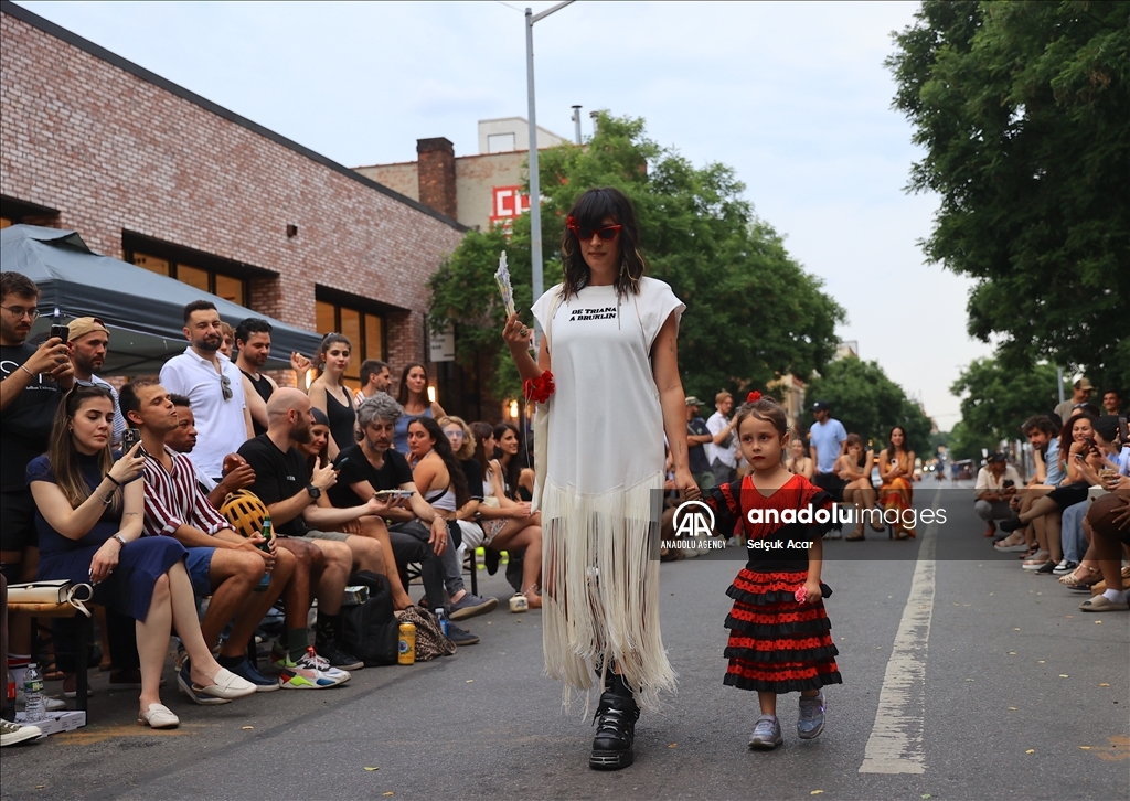 Cultural breeze from Spain in Brooklyn, New York