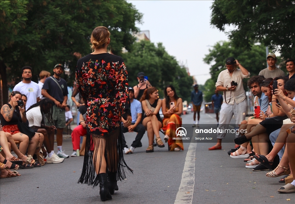 Cultural breeze from Spain in Brooklyn, New York