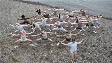 Londra'da İklim Eylemi Haftası sebebiyle bale gösterisi sahnelendi