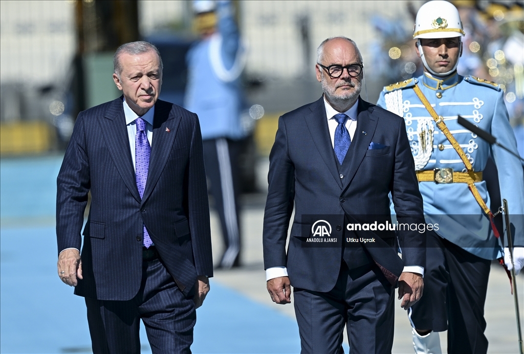Cumhurbaşkanı Erdoğan, Estonya Cumhurbaşkanı Karis’i resmi törenle karşıladı