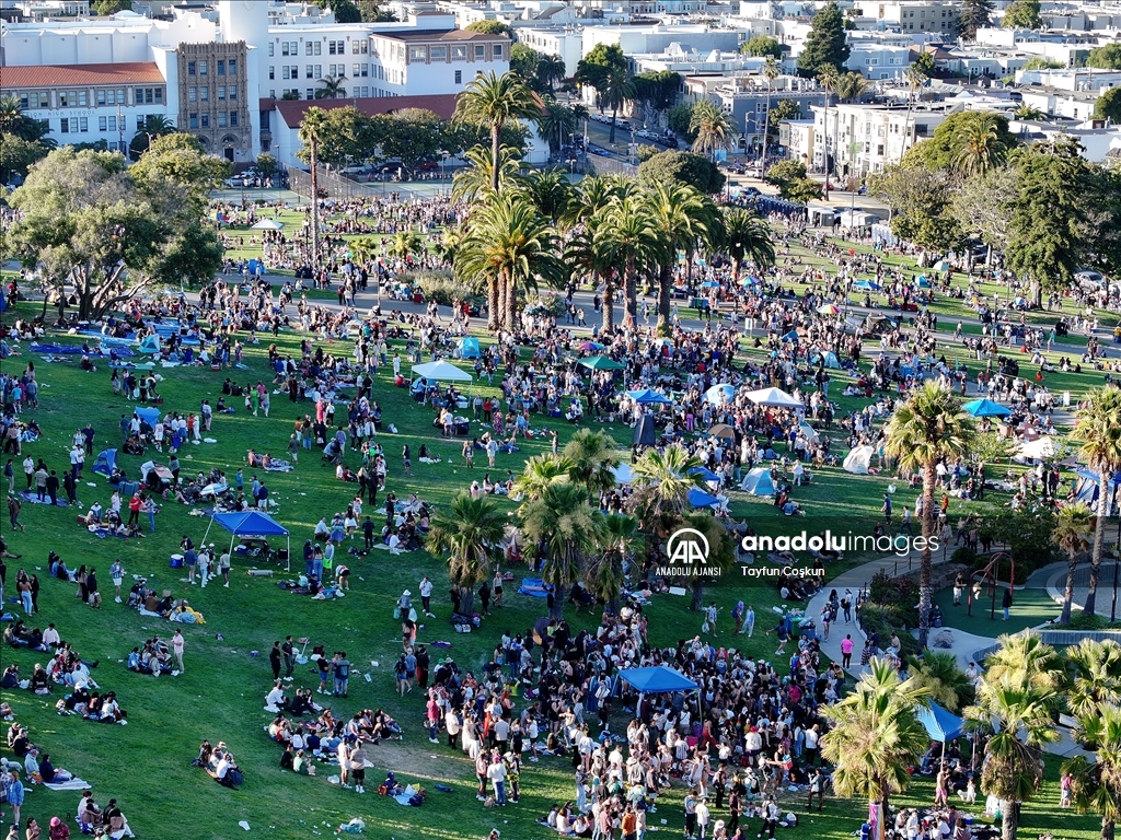San Francisco’da vatandaşlar sıcak havanın tadını çıkardı
