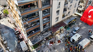 İzmir'de bir restoranda patlama meydana geldi, 5 kişi öldü