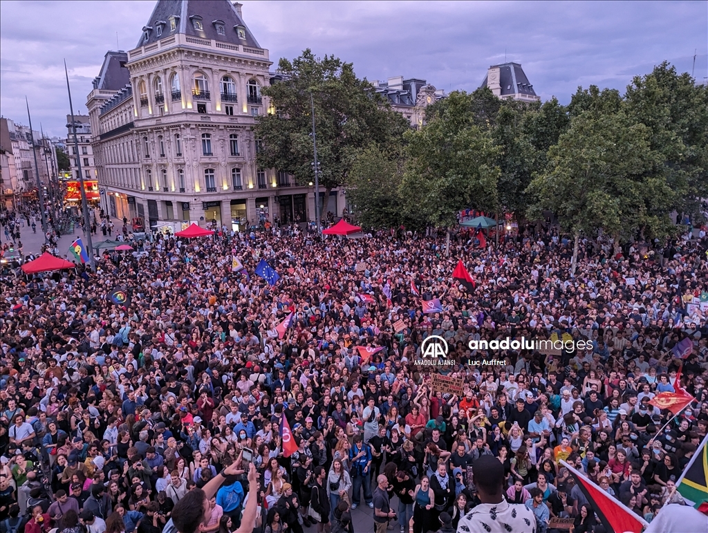 Fransa'da erken genel seçimin ilk turunun ardından aşırı sağ karşıtı gösteri düzenlendi