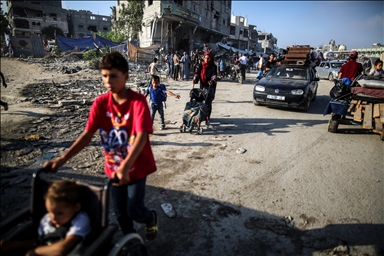 Сотни палестинцев перемещаются из восточной части города Хан-Юнус в западную часть этого региона после призыва Израиля об «эвакуации».