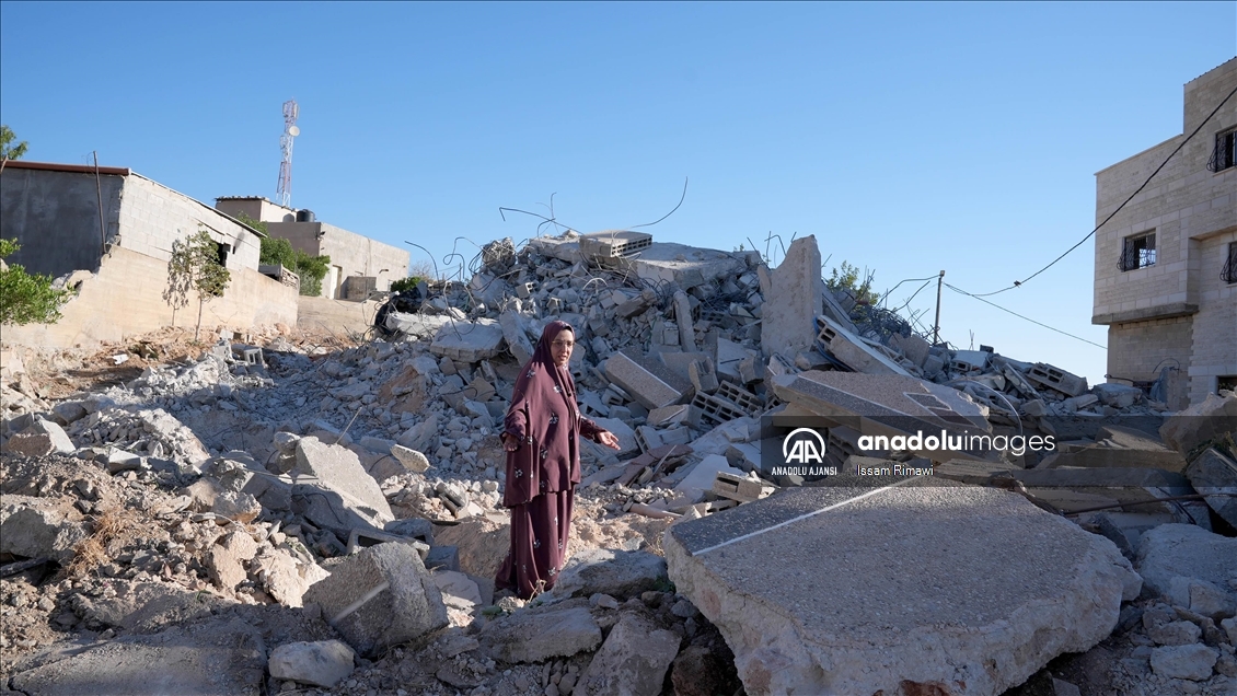 İsrail güçleri Batı Şeria'da Filistinli tutuklunun evini yıktı
