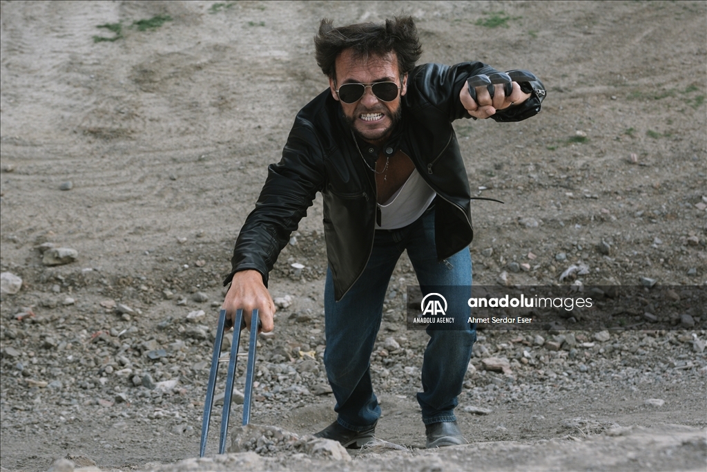 "Yerli Wolverine" verdiği pozlarla film sahnelerini aratmıyor