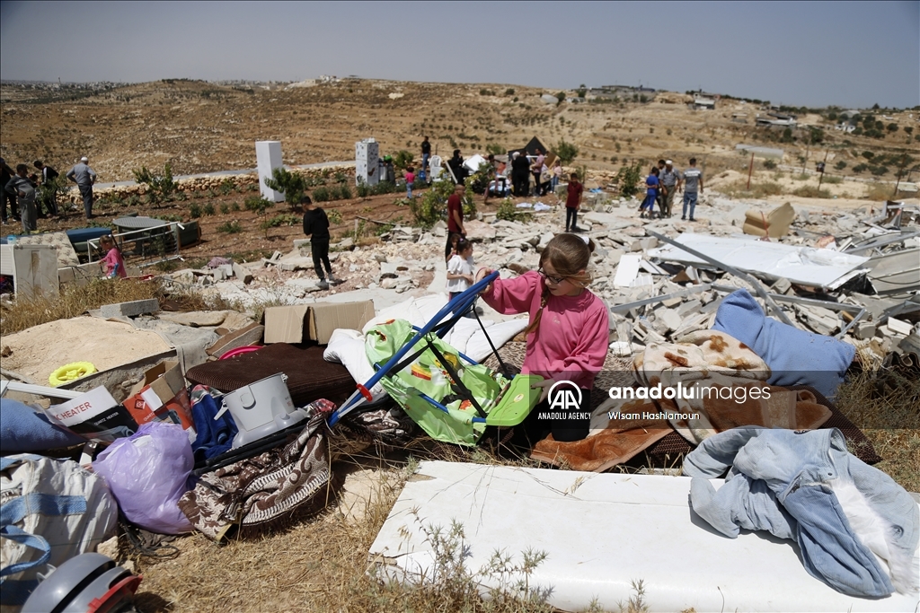 Israeli army demolishes Palestinian homes in West Bank