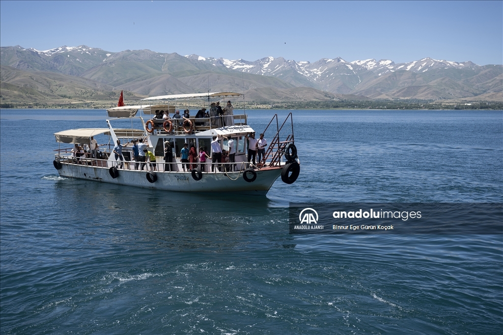 Van Gölü'ndeki Akdamar Adası