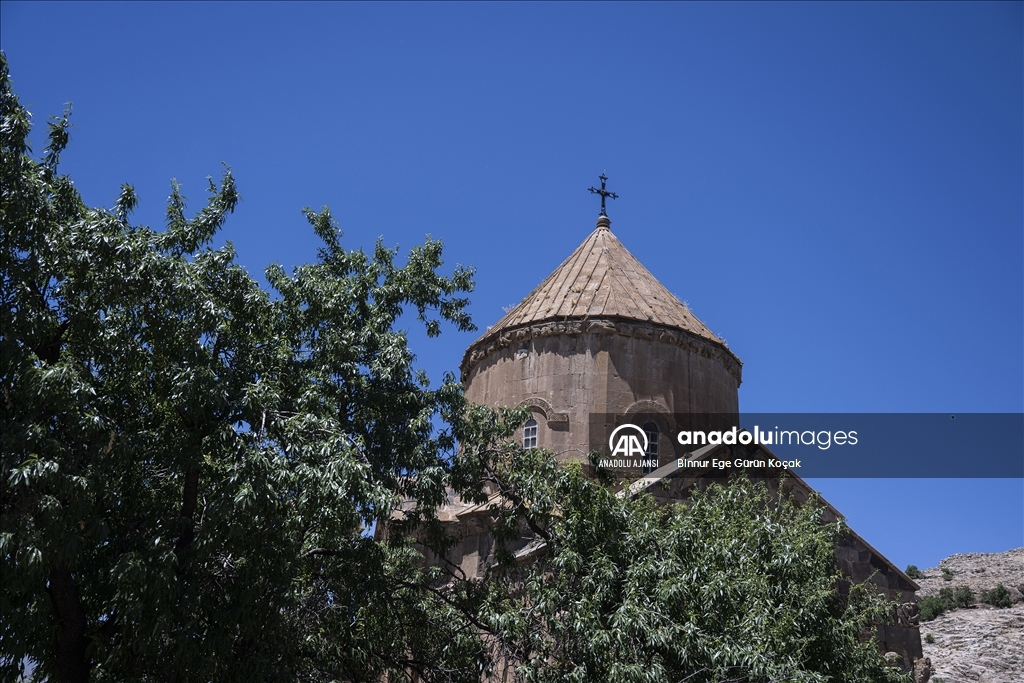 Van Gölü'ndeki Akdamar Adası