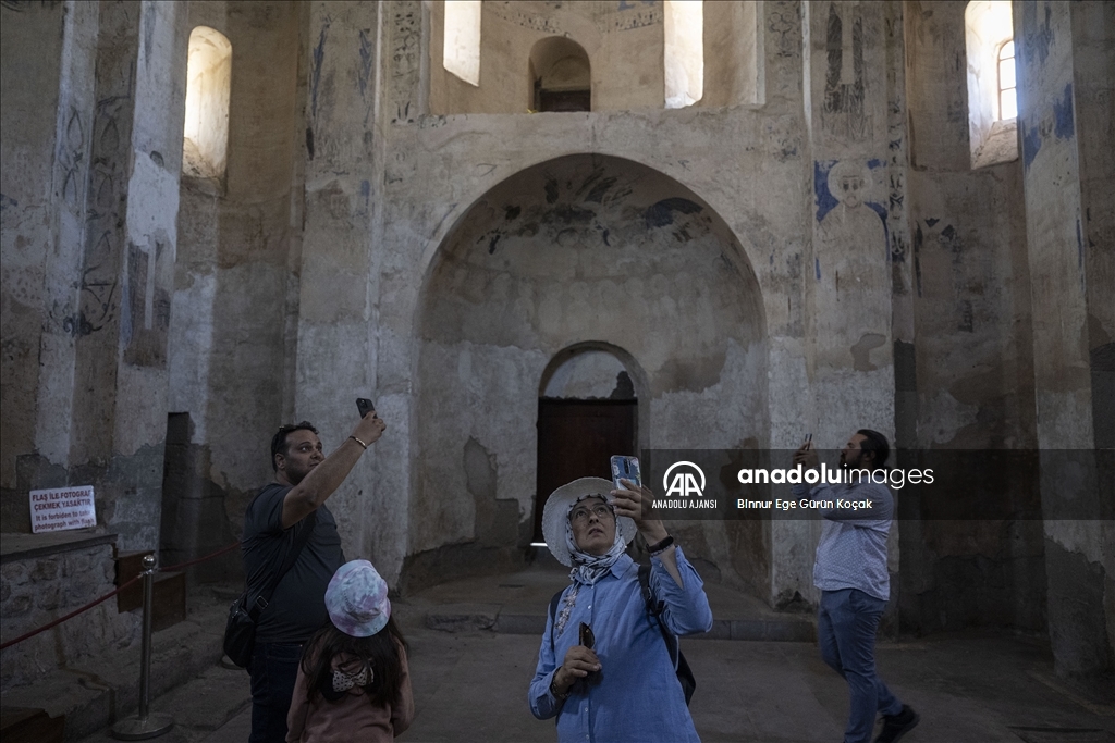 Van Gölü'ndeki Akdamar Adası