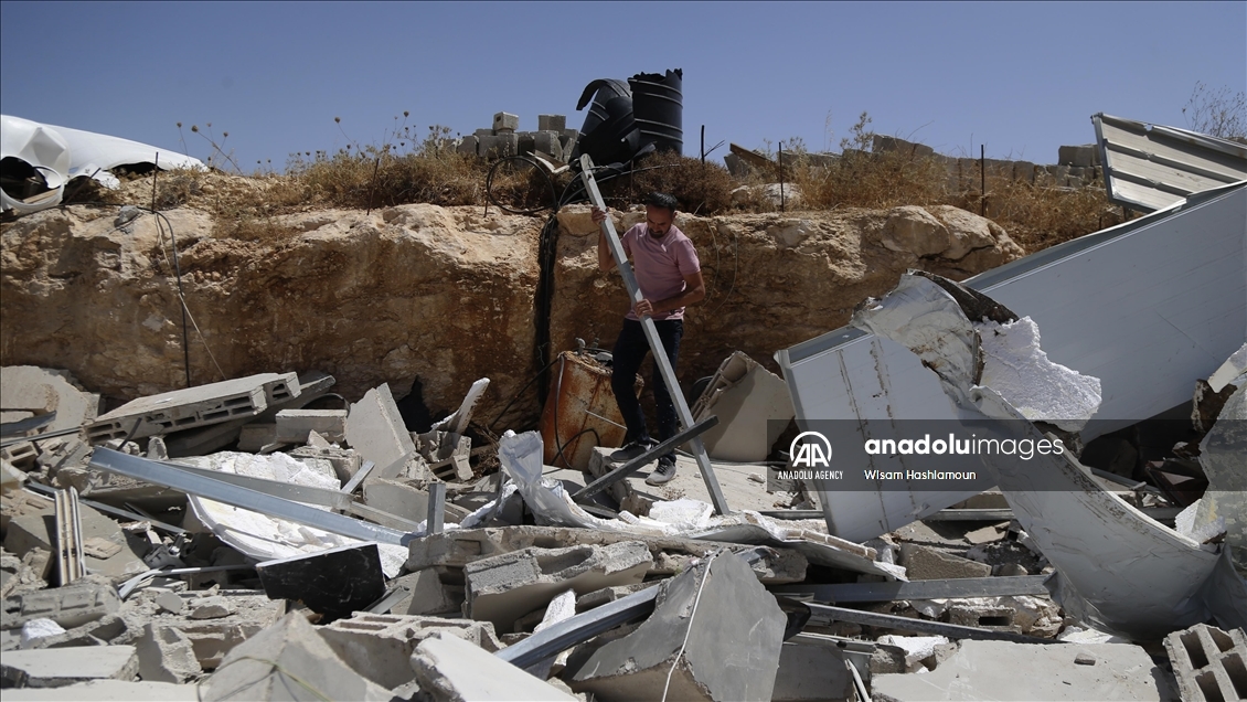 Israeli army demolishes Palestinian homes in West Bank