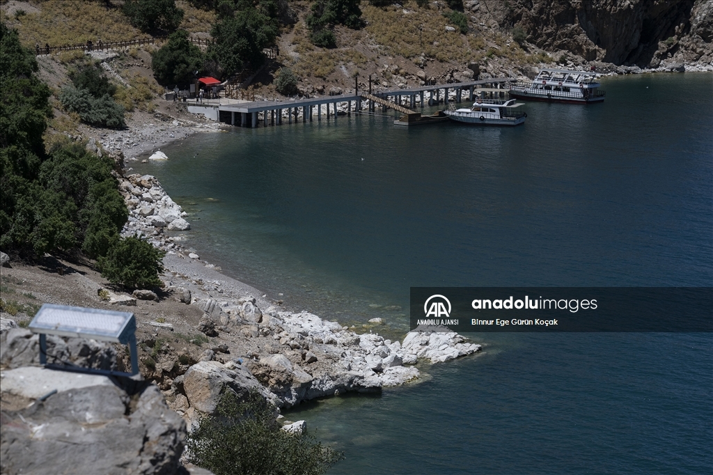 Van Gölü'ndeki Akdamar Adası