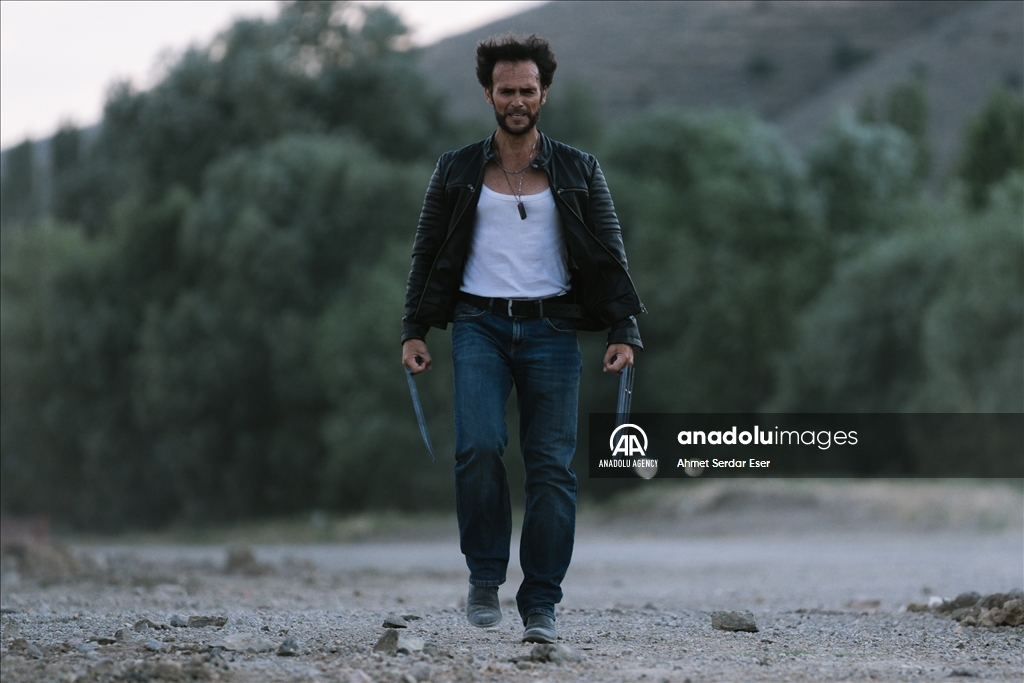 "Yerli Wolverine" verdiği pozlarla film sahnelerini aratmıyor