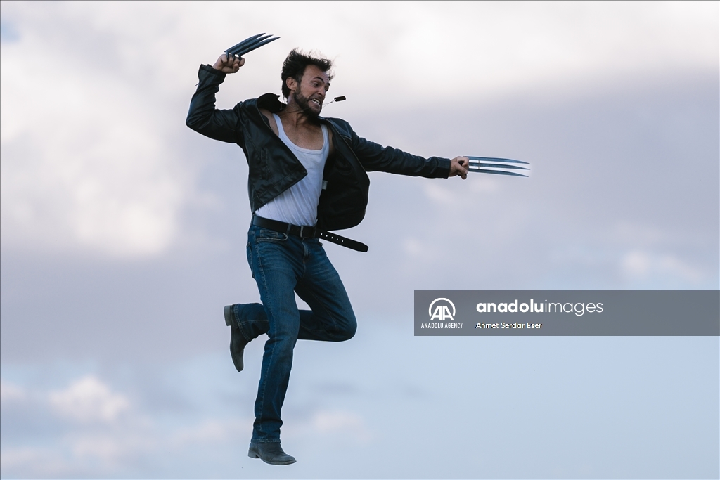"Yerli Wolverine" verdiği pozlarla film sahnelerini aratmıyor