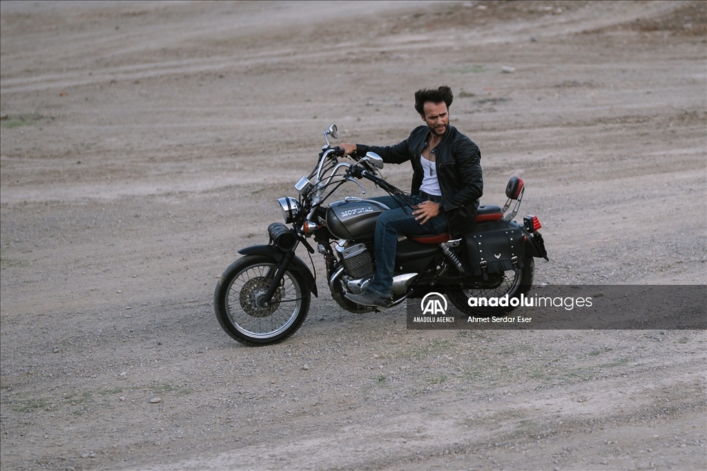 "Yerli Wolverine" verdiği pozlarla film sahnelerini aratmıyor