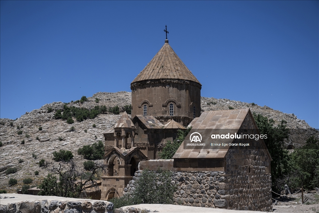 Van Gölü'ndeki Akdamar Adası