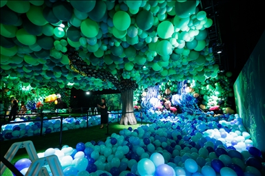 В Нью-Йорке открылась выставка воздушных шаров Balloon Story