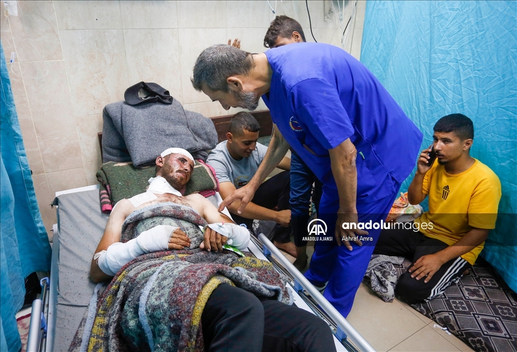 İsrail’in 200 gündür esir tuttuğu Gazzeli doktor serbest bırakılmasının ardından tekrar görevine başladı