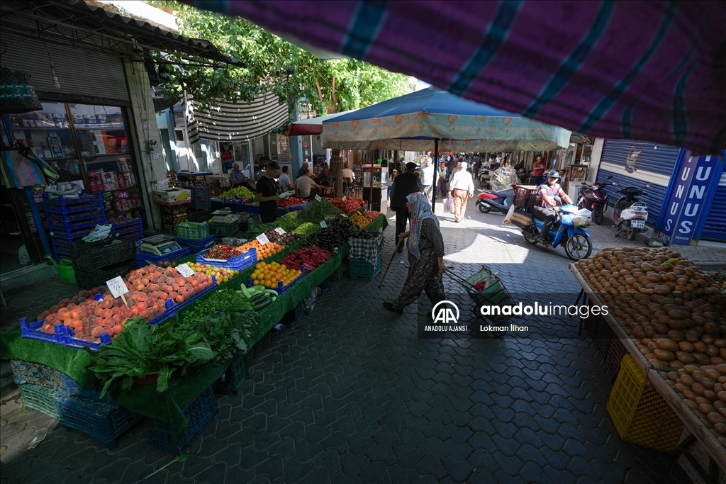 Tire'nin tarihi ilçe pazarı turistik çekim merkezi oldu