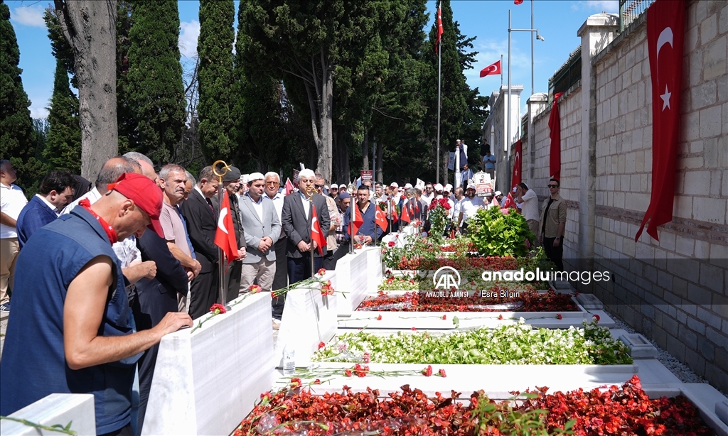15 Temmuz şehitleri Edirnekapı'da dualarla anıldı