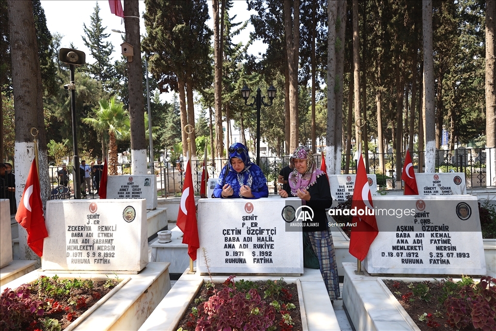 Mersin'de 15 Temmuz'da şehitlikler ziyaret edildi