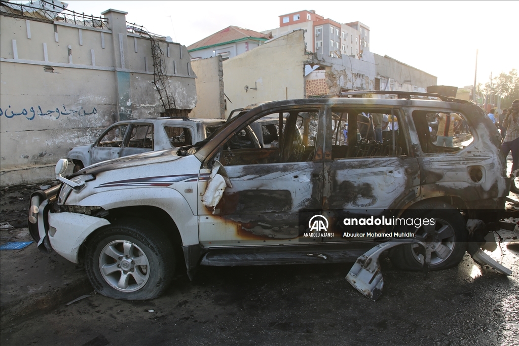 Somali’nin başkenti Mogadişu’da bomba yüklü araçlarla saldırı