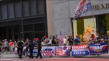 Trump'a suikast girişiminden sonra destekçileri New York'taki Trump Tower önünde toplandı