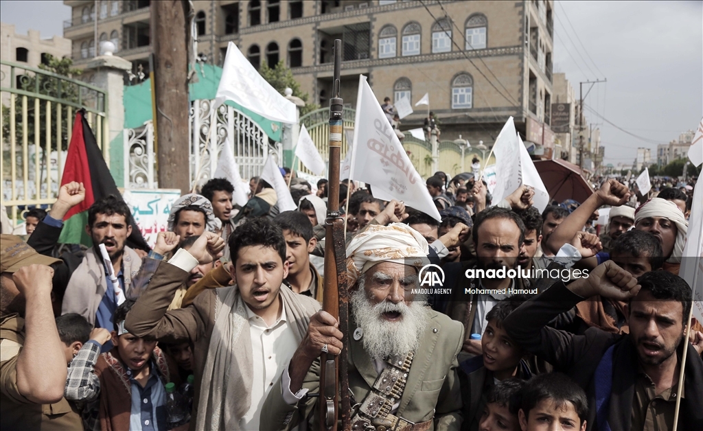 Pro-Palestinian demonstration during Ashura Day ceremony in Yemen