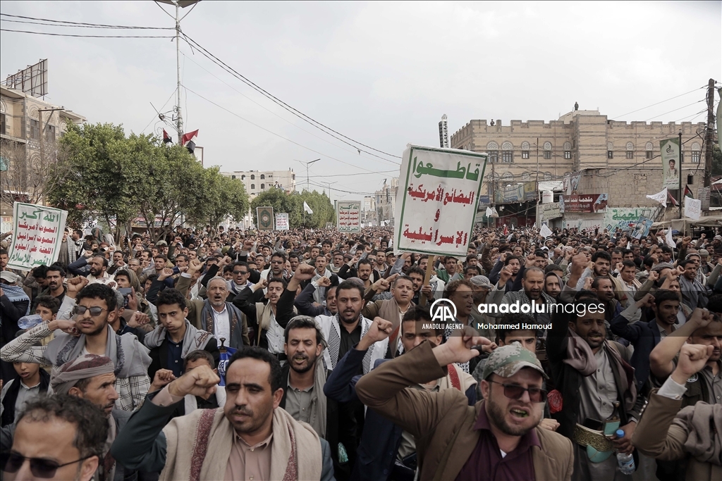 Pro-Palestinian demonstration during Ashura Day ceremony in Yemen