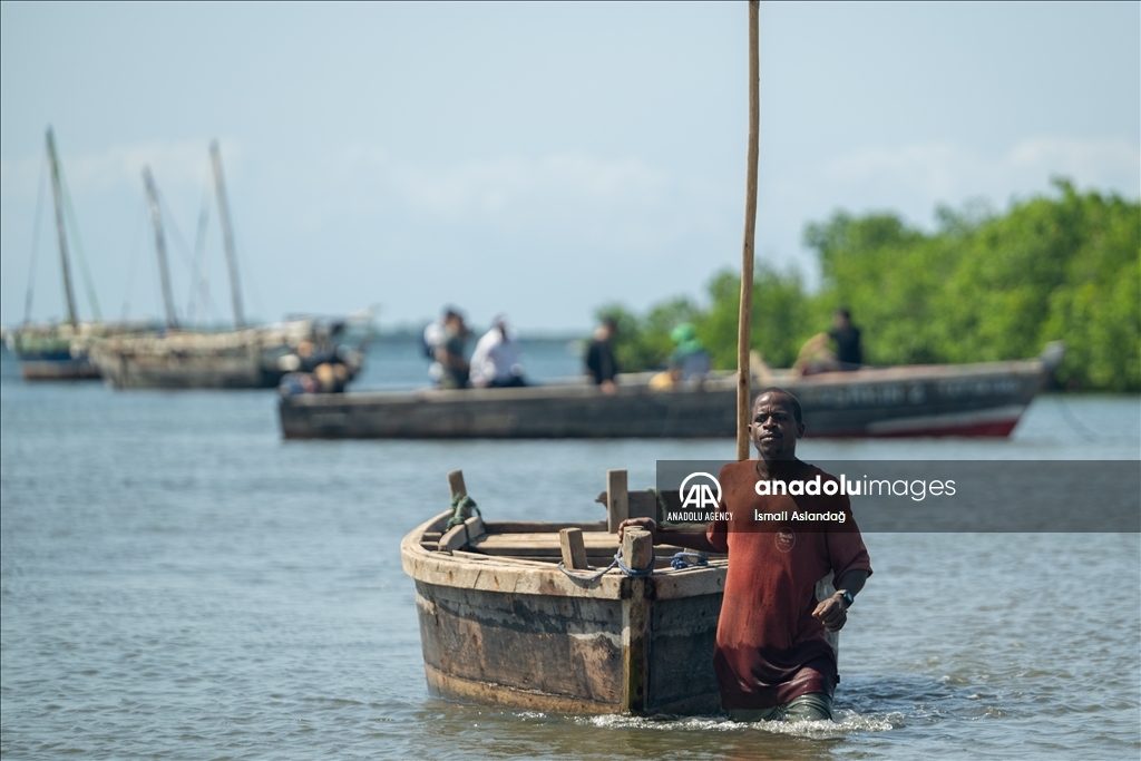 Cultural profession of Yambe Island: Boating