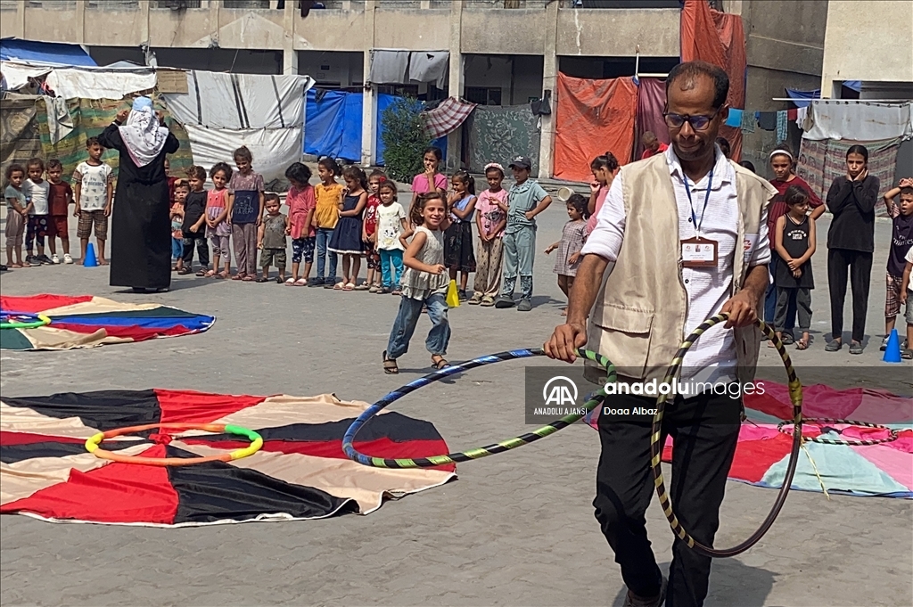 Savaşın gölgesinde yaşayan Gazzeli çocuklar için gönüllüler etkinlik düzenledi