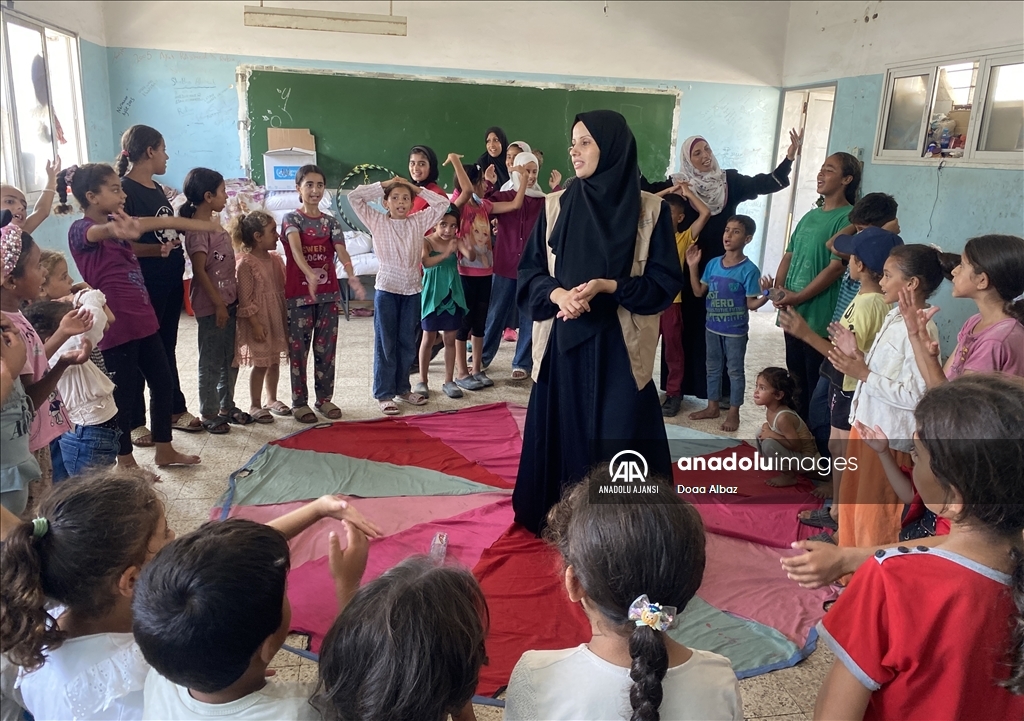 Savaşın gölgesinde yaşayan Gazzeli çocuklar için gönüllüler etkinlik düzenledi