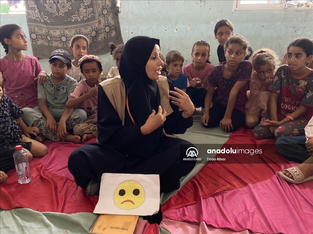 Savaşın gölgesinde yaşayan Gazzeli çocuklar için gönüllüler etkinlik düzenledi