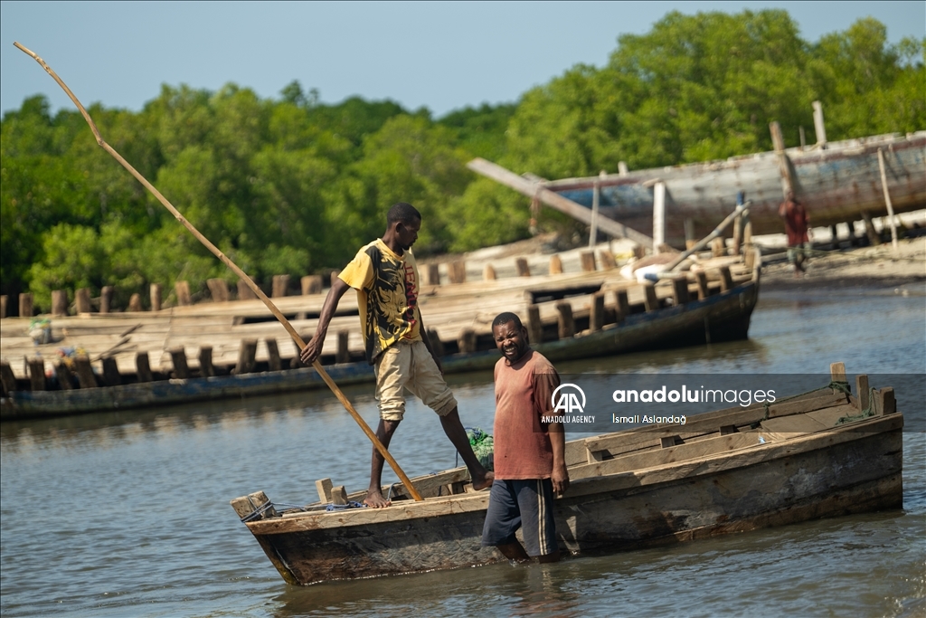 Cultural profession of Yambe Island: Boating